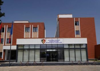 I dënuar me 13 vjet burg për vrasje të mbetur në tentativë, kapet i riu në Shkodër