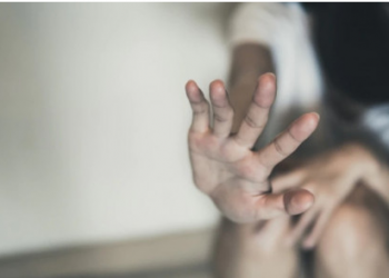 Qeveria kërkoi dorëheqjen, Prokuroria “justifikohet”: 11-vjeçarja u dërgua në jetimore, abuzuesit…