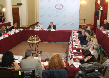 Komisioni i Reformës Zgjedhore vendos të shtyjë mandatin për 6 muaj