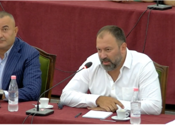 “S’duhet të kishim Kamzën”/ Vartësi i Veliajt me pretendime tek “Territorialja”, Çupi: Merr Parisin