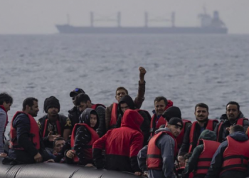 Largohen me gomone drejt Britanisë së Madhe, rritet “frikshëm” numri i shqiptarëve