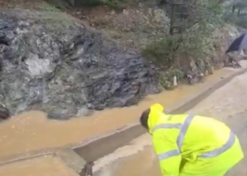 Përmbytjet problem në veri të Shqipërisë, banorët: Janë dëmtuar ura dhe…