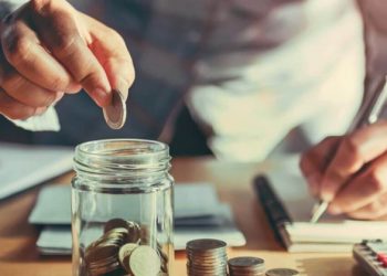 Jeni shpërdorues të parave? Këto janë 3 mënyrat e thjeshta për të kursyer