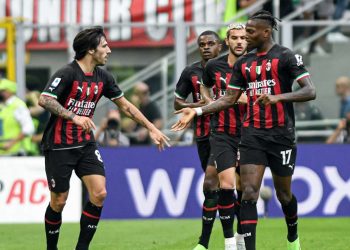 Milan triumfon në derbi ndaj Interit dhe rimerr kreun në Seria A