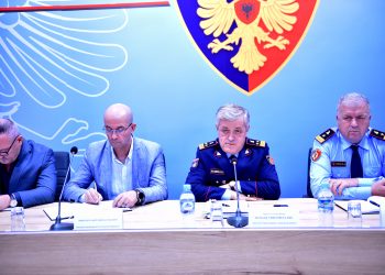 “Përmbushni objektivat në 100 ditë”, Rrumbullaku mbledh strukturat e policisë: Dilni punoni në terren