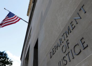 Zgjedhjet e 2020 në SHBA, Departamenti i Drejtësisë lëshon mbi 40 fletëthirrje për dëshmi