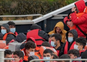 Oferta për familjet që duan të shkojnë në Angli, trafikantët shqiptar: Fëmijët e bëjnë rrugën…