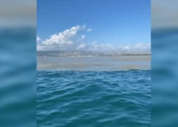  Ndodh fenomeni i pazakontë në Shëngjin, “dy dete” që nuk bashkohen (VIDEO)