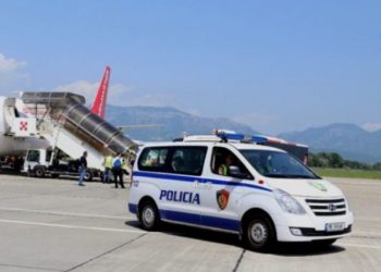 I dënuar me 25 vjet për vrasje, ekstradohet nga Italia shqiptari (EMRI)