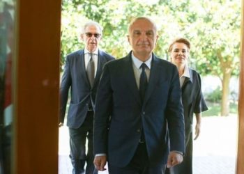 Pas vdekjes së Mbretëreshës, Meta vizitë në ambasadën britanike në Tiranë: Shqiptarët do t’i…