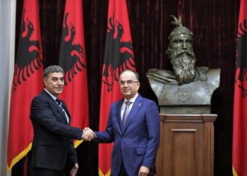 U zgjodh anëtar i ri i Gjykatës Kushtetuese, Ilir Toska betohet para Presidentit të Republikës