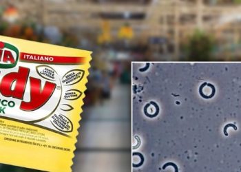 “Mos i hani!”/ AKU ngre alarmin për salsiçet “Wudy”: Kanë bakter të rrezikshëm