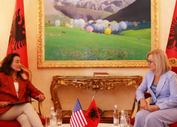 Takimi me dyer të mbyllura i Yuri Kim me Nikollën, ja çfarë u diskutua