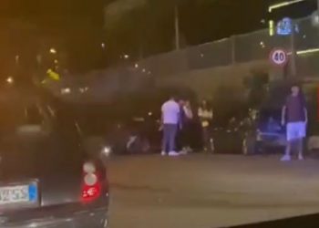 Video/ Aksident në Tiranë, 3 makina përplasen me njëra-tjetrën