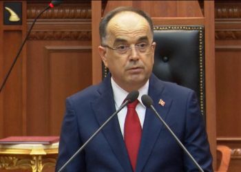 Viti i ri shkollor, Begaj mesazh nxënësve dhe arsimtarëve