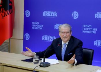 Berisha akuza Ramës: Në arkë nuk i ka kaluar, në banka nuk i ka kaluar, nga vijnë ato para?