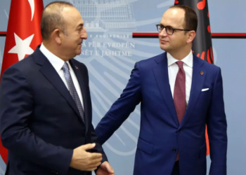 Mbyllja e shkollave të Gylen, ish ministri i Ramës kundërshtoi live kërkesën e homologut turk në Tiranë