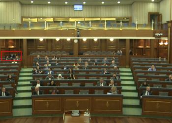 U ul në vendin e deputetëve të opozitës, Agusholli tregon çfarë ka ndodhur