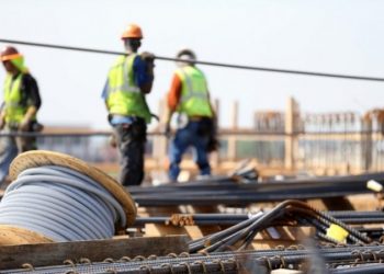 Ishte duke punuar në kantier ndërtimi, bie nga skela 46-vjeçari shqiptar