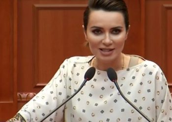 “Kam një pyetje për ju të mazhorancës” Revoltohet Grida Duma, ja dilema e deputetes së PD