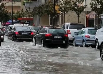 Ministria e Mbrojtjes reagon pas motit të keq: Rruga Lekbibaj- Fierzë vijon e bllokuar