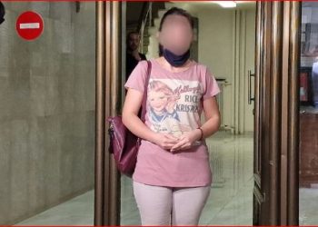 “Babi, lëre mamin”/ 38-vjeçari masakron gruan në sy të fëmijëve në Greqi, djali 6 vjeç e shpëton (Foto+Video)