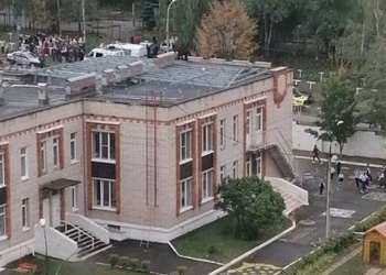 E rëndë/ Plas arma në një shkollë, vriten 6 nxënës (VIDEO)