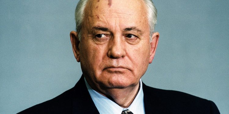 (GERMANY OUT) 02.03.1931Politiker; RusslandPorträtNovember 1999 (Photo by Unkel/ullstein bild via Getty Images)