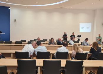 Berisha mbledh grupin parlamentar, kush janë deputetët që marrin pjesë për herë të parë