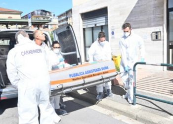 E rëndë në Itali/ Vëllai mbyt motrën pas sherrit për lekët