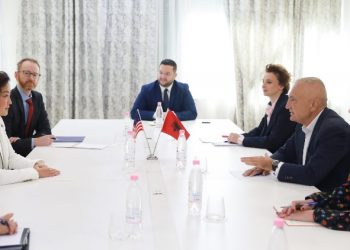 Takimi me Ilir Metën, reagon ambasadorja Kim: Dialog mes partive për të çuar përpara…