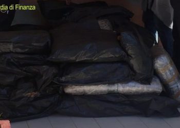 Shqiptarët bëjnë namin me drogë, zbulohet garazhi me mbi 100 kilogramë kokainë në Itali