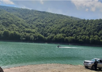 Policia e Kosovës fillon patrullimin ujor në kufi me Serbinë