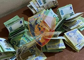 Hyri në Shqipëri me para të padeklaruara, procedohet 49-vjeçari nga Kosova