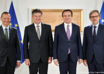 Biseda të frytshme Lajҫak-Kurti në Prishtinë