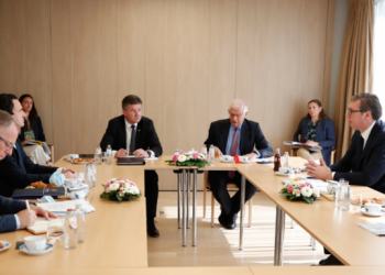 Kurti flet për gazetën zviceriane: Asnjëherë nuk i kam shtrënguar duart me Vuçiçin