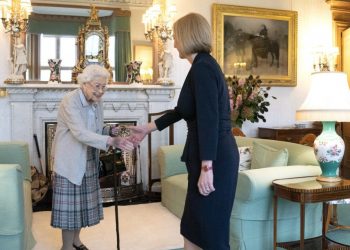 Mbretëresha Elizabeth e miratoi: Truss zyrtarisht kryeministre e Britanisë