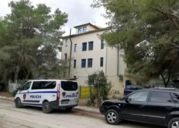 U dogj brenda dhomës së hotelit në Divjakë, zbulohet shkaku i zjarrit