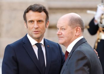 Macron dhe Scholz i dërgojnë letër Vuçiç-it për dialogun me Kosovën