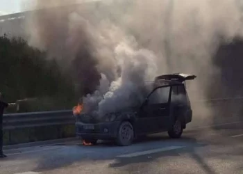 Shmanget tragjedia, nëna dhe dy fëmijët për pak sa nuk digjen për së gjalli