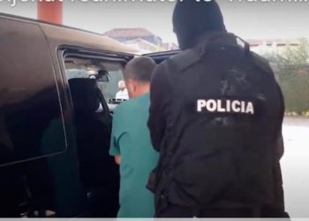 U kapën duke marrë ryshfete, policia liron mjeken dhe kryeinfermieren e Traumës