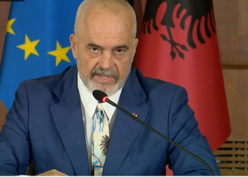 Rama flet për ish-shefin e FBI që po hetohet për lidhje me rusët: Është miku im