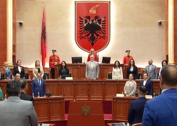 LIVE/ Nikolla merr fjalën e para, nis sesioni i ri parlamentar