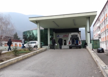 Alarm për bombë në spitalin e Pejës