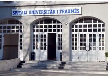 Mjeku u kap duke marrë ryshfet, reagon spitali i Traumës: Rast që njollos bluzat e bardha