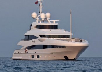 Del në shitje super-jahti i miliarderit rus të sanksionuar nga BE dhe SHBA, ja sa kushton