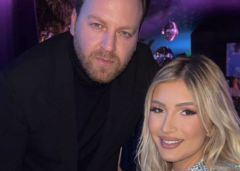 Bekohen me një vajzë, Sara dhe Ledioni ndajnë momentet emocionuese nga salla e lindjes (FOTO)