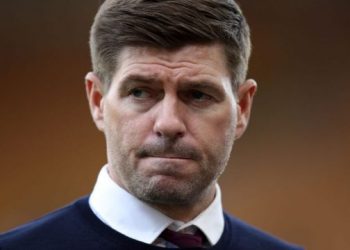 Aston Villa shkarkon Steven Gerrard