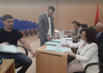 Me 113 vota pro, kush është anëtarja e re e KLP (EMRI)