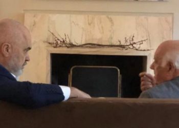 Rama nis javën duke pirë kafe me ish-Presidentin Moisiu